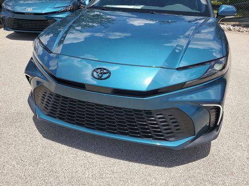 New 2025 Toyota Camry SE image 10
