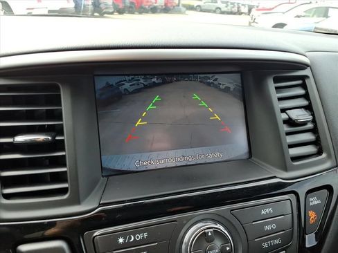 Used 2018 Nissan Pathfinder SV FWD image 24