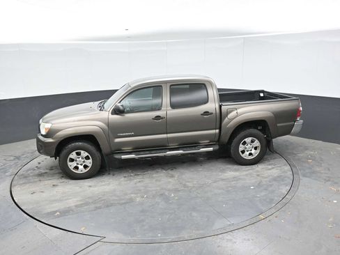 Used 2013 Toyota Tacoma PreRunner w/ SR5 Pkg RWD image 14