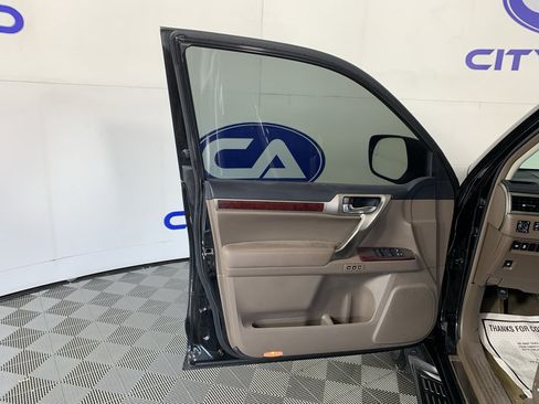 Used 2015 Lexus GX 460 w/ Premium Package AWD/4WD image 13