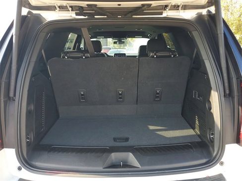Used 2021 GMC Yukon SLT w/ SLT Luxury Package image 8