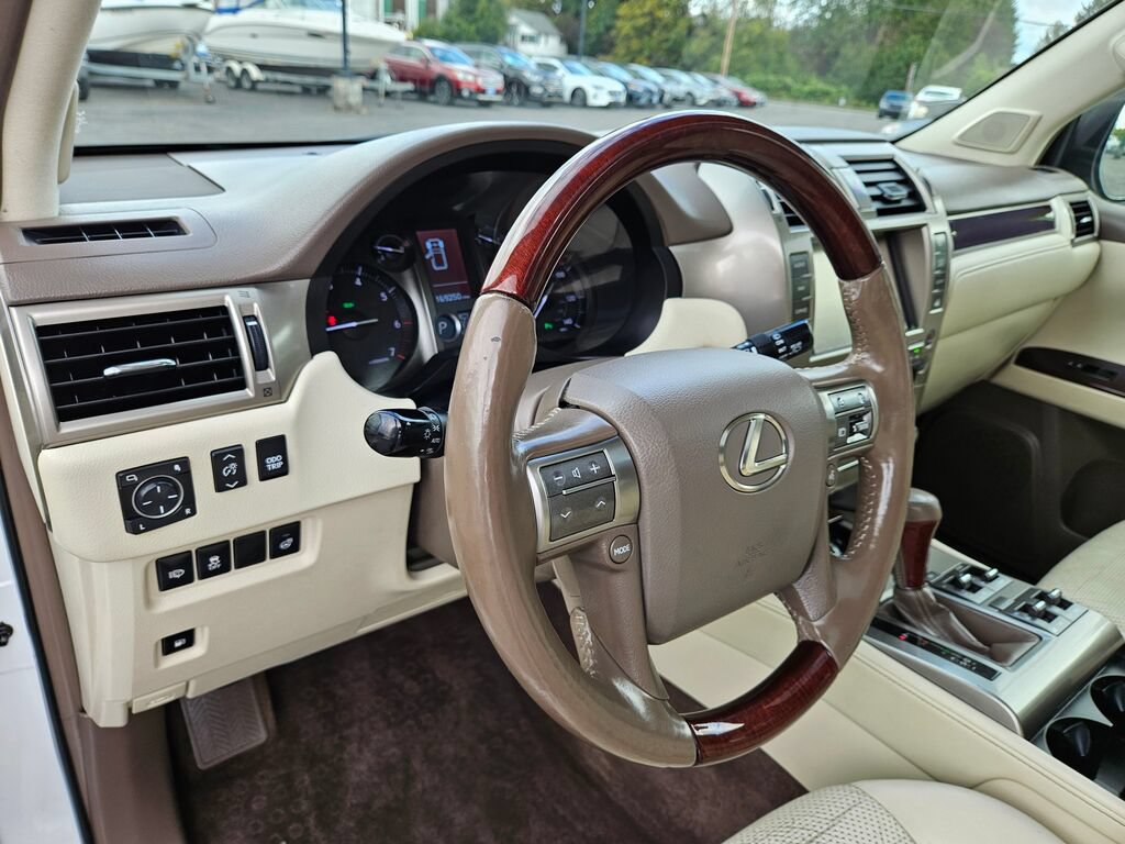 Used 2014 Lexus GX 460 Luxury AWD/4WD image 16