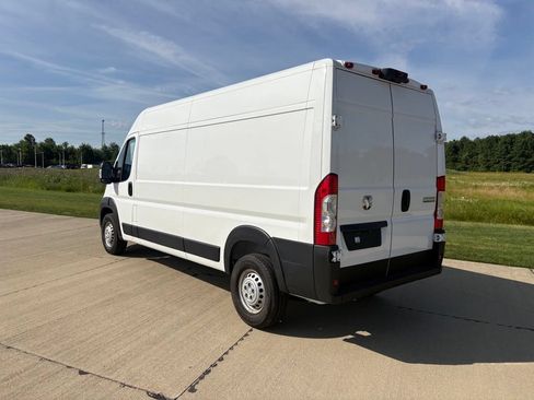 Used 2026 RAM ProMaster 2500 w/ Convenience Group FWD image 4