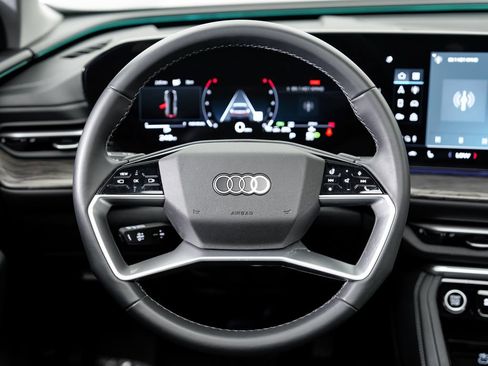 Certified 2025 Audi Q5 Premium w/ Convenience Package AWD/4WD image 11