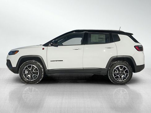 New 2026 Jeep Compass Trailhawk image 4