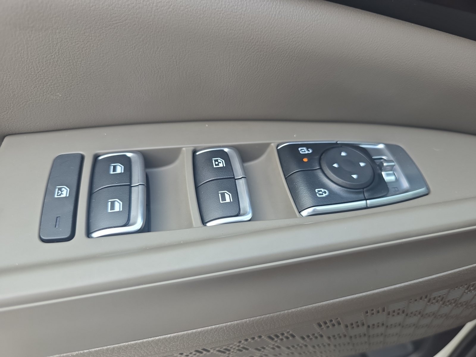 Certified 2026 Kia Carnival FWD image 27