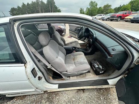 Used 1995 Chevrolet Monte Carlo LS FWD image 25
