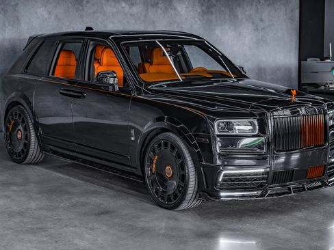 Used 2023 Rolls-Royce Cullinan AWD/4WD image 1