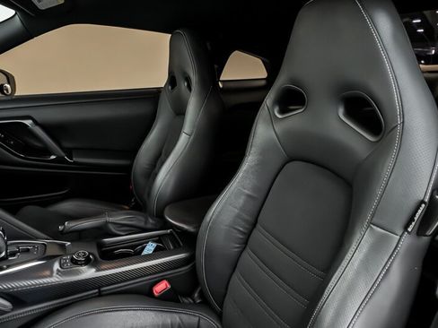 Used 2019 Nissan GT-R Premium AWD/4WD image 21