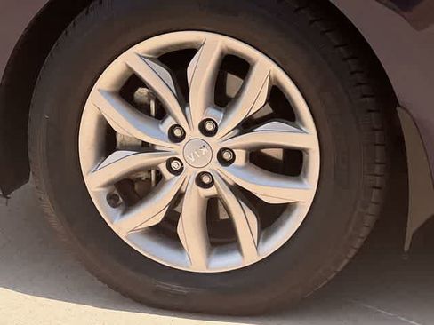 Used 2019 Kia Sedona EX FWD image 9