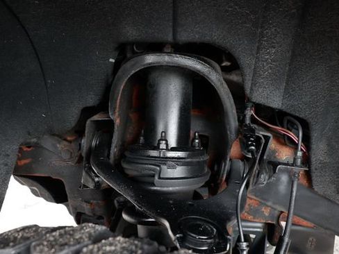 Used 2018 Chevrolet Silverado 1500 LT image 45