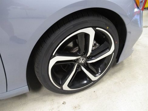 Used 2022 Honda Accord Sport image 8