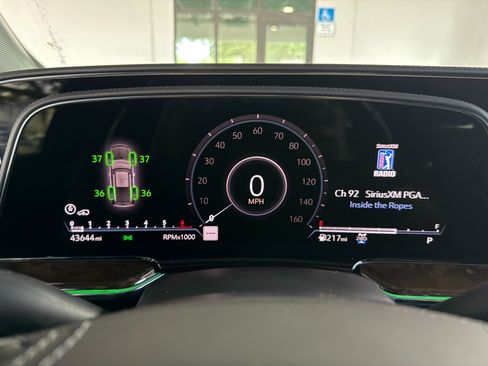 Used 2021 Cadillac Escalade Sport Platinum image 37