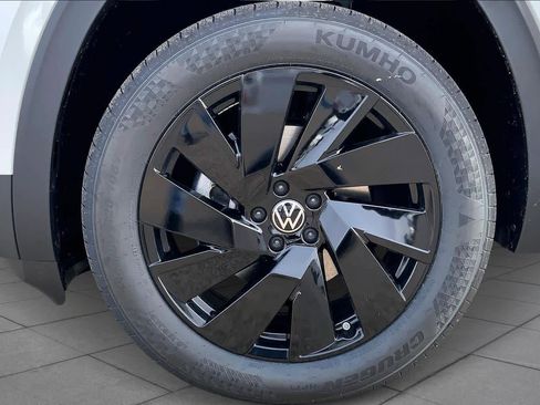 New 2026 Volkswagen Atlas Cross Sport SE AWD/4WD image 12