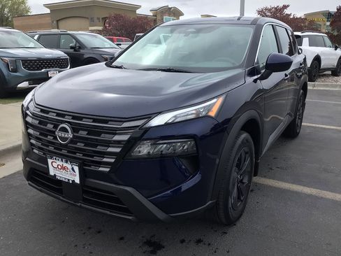 New 2026 Nissan Rogue SV AWD/4WD image 2