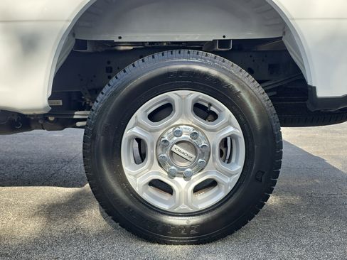 Used 2025 Ford F250 XLT AWD/4WD image 12