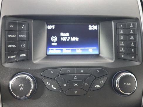 Used 2018 Ford Edge SE FWD image 16