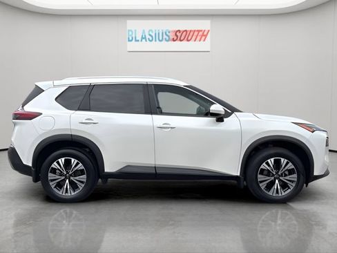 Used 2023 Nissan Rogue SV w/ SV Premium B Package AWD/4WD image 2