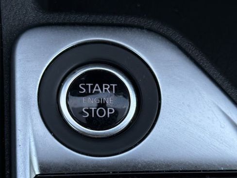 Certified 2022 Nissan Sentra SR w/ Electronics Package image 9