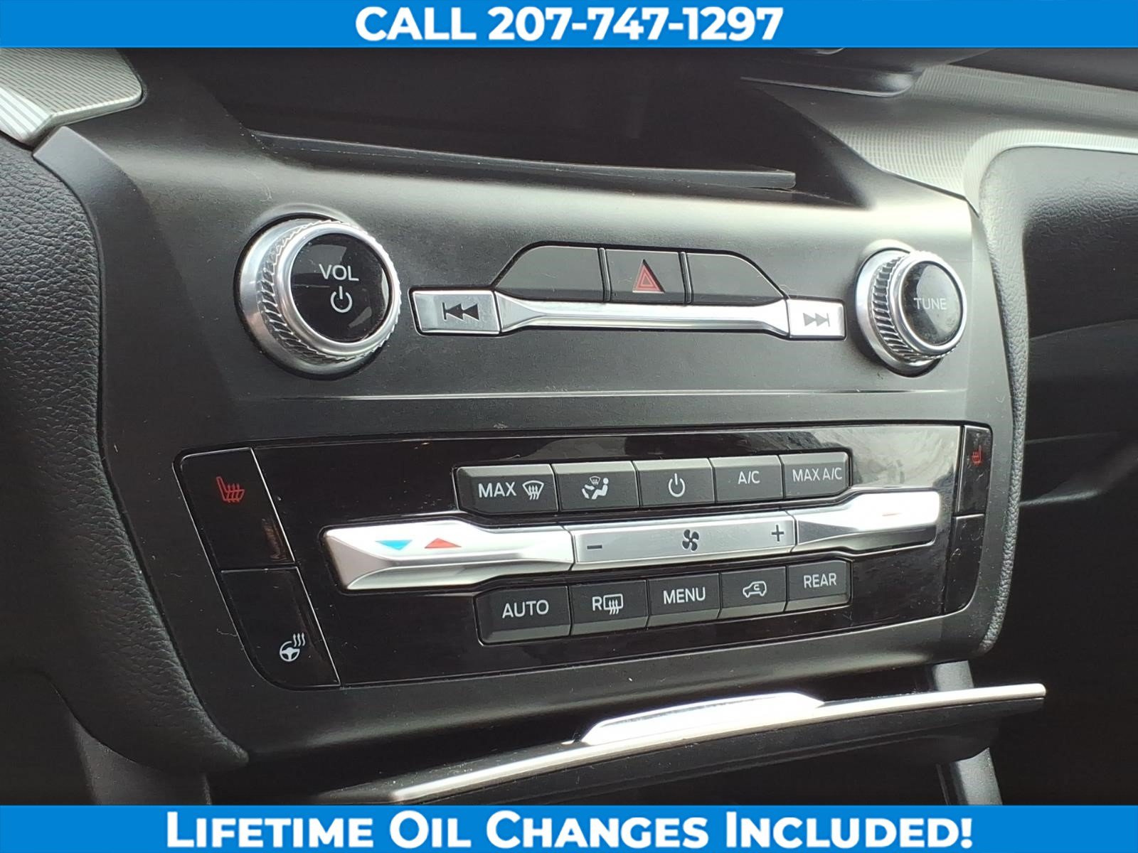 Used 2020 Ford Explorer XLT w/ Equipment Group 202A AWD/4WD image 18