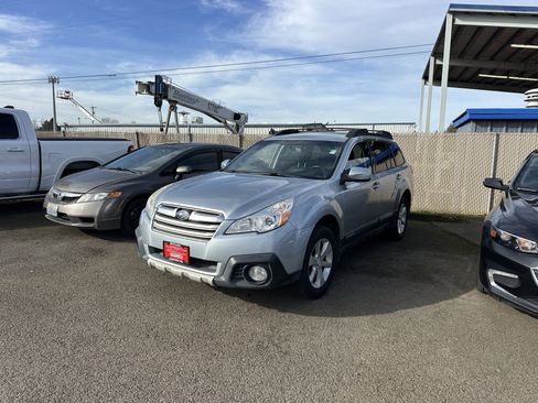 Used 2013 Subaru Outback 2.5i Limited image 1