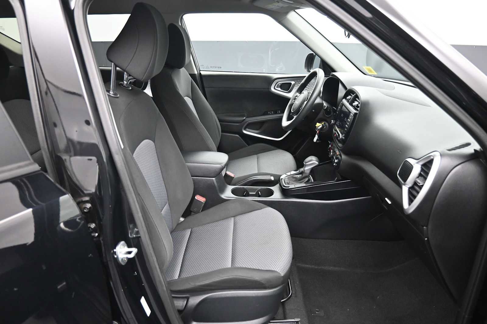 Used 2022 Kia Soul LX FWD image 23