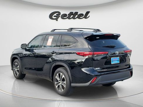 Used 2022 Toyota Highlander XLE image 6