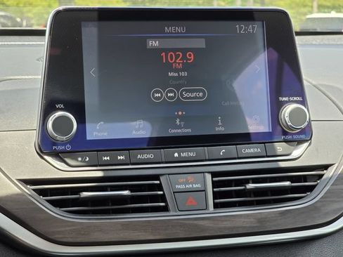 Used 2024 Nissan Altima 2.5 SV FWD image 10