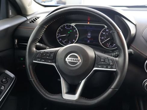 Used 2023 Nissan Sentra SR w/ SR Premium Package FWD image 10