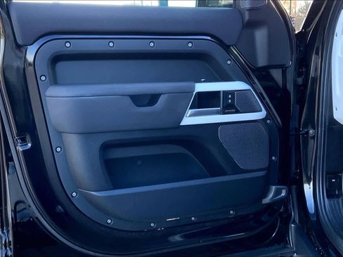 Used 2022 Land Rover Defender 110 X-Dynamic SE image 20