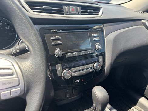 Used 2015 Nissan Rogue SV AWD/4WD image 14