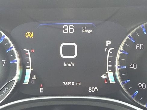 Used 2022 Chrysler Pacifica Touring-L FWD image 47