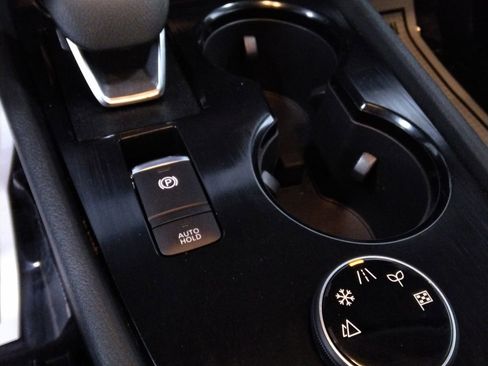 Used 2023 Nissan Rogue S image 19