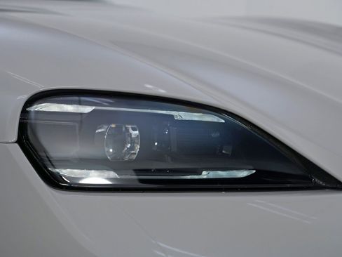 Used 2025 Porsche Taycan 4S w/ Premium Package image 61