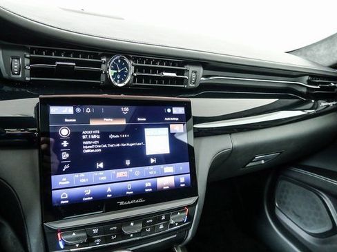 Used 2022 Maserati Quattroporte Modena image 16