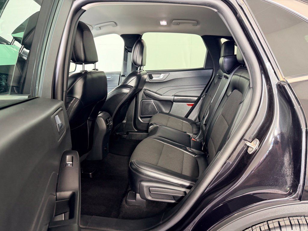 Used 2025 Ford Escape SE FWD image 35