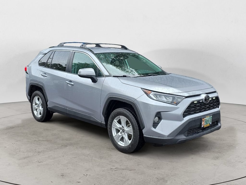 Used 2021 Toyota RAV4 XLE w/ XLE Grade Weather Package AWD/4WD image 3