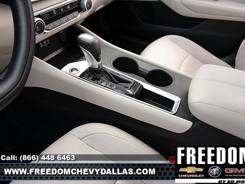 Used 2025 Nissan Altima 2.5 SV image 28