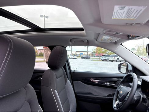 New 2024 Chevrolet TrailBlazer LT w/ Convenience Package image 9