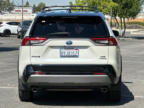 Used 2021 Toyota RAV4 XSE AWD/4WD image 10
