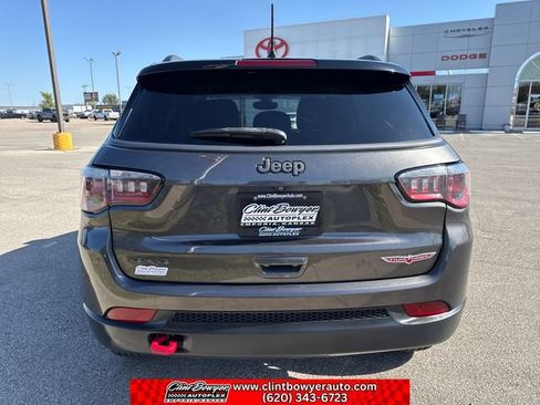 Used 2018 Jeep Compass Trailhawk w/ Leather Interior Group AWD/4WD image 4