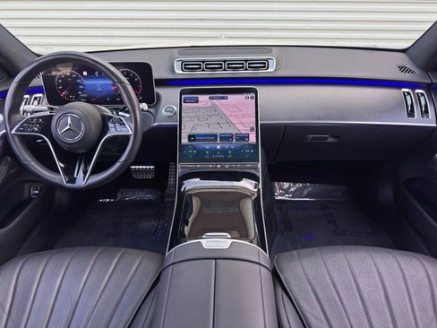 Used 2022 Mercedes-Benz S 500 4MATIC w/ AMG Line Package image 13