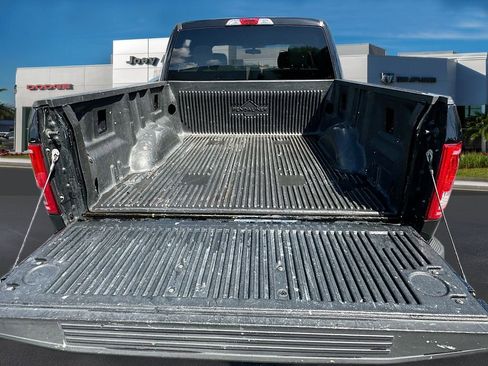 Used 2017 Ford F150 XLT image 25