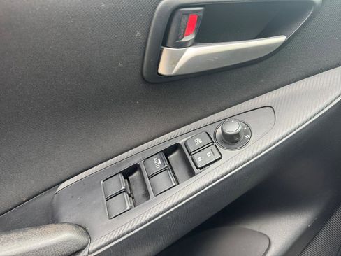 Used 2019 Toyota Yaris LE FWD image 18