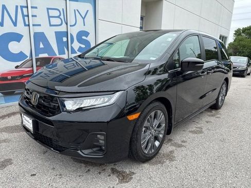 Certified 2026 Honda Odyssey Touring image 1