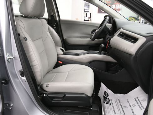 Used 2021 Honda HR-V LX image 25