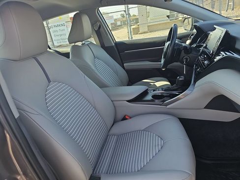 Used 2024 Toyota Camry SE AWD/4WD image 10