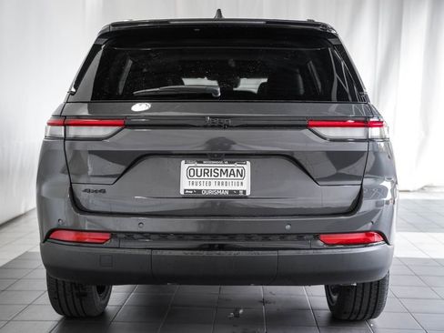 New 2025 Jeep Grand Cherokee Altitude image 5