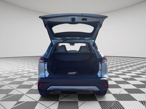 Used 2026 Toyota Corolla Cross LE image 5