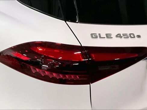 Used 2026 Mercedes-Benz GLE 450e 4MATIC image 28